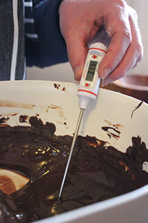 Lær at temperere chokolade på kursus hos Østervang Gaard